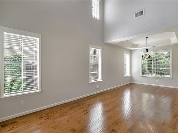 5th image of 1531 Peregrine Dr