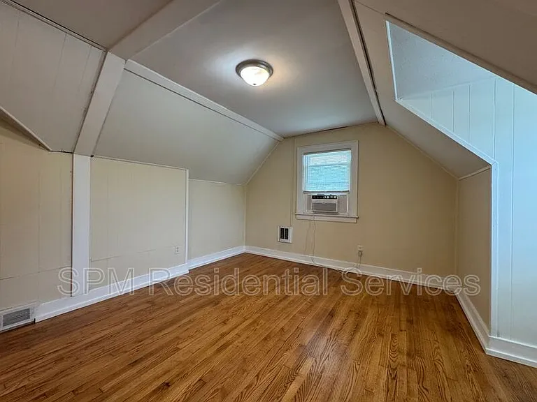 304 N 11th St #A — Photo 11