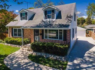 106 N Hale Ave, Bartlett, IL 60103