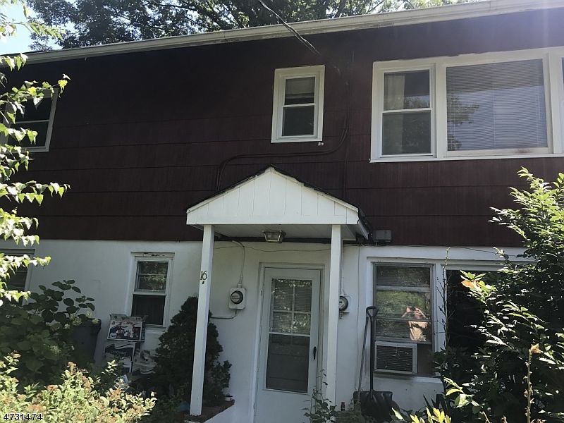 2nd image of 18 E Elro Dr