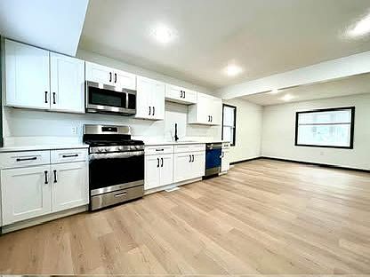 3rd image of 25371 Briardale Ave