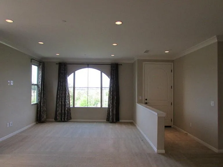 123 Thornhurst — Photo 3