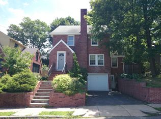 10 Martin St, West Roxbury, MA 02132