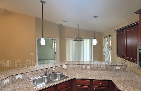 4th image of 770 Forgotten Creek Ln