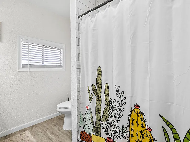 1216 Trinity St — Photo 26