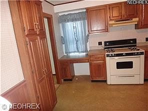 4th image of 60 Poplar Ave
