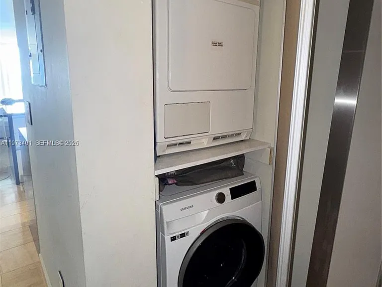 2457 Collins Ave #405 — Photo 3