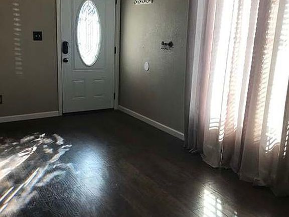 4th image of 1601 Beverly Dr