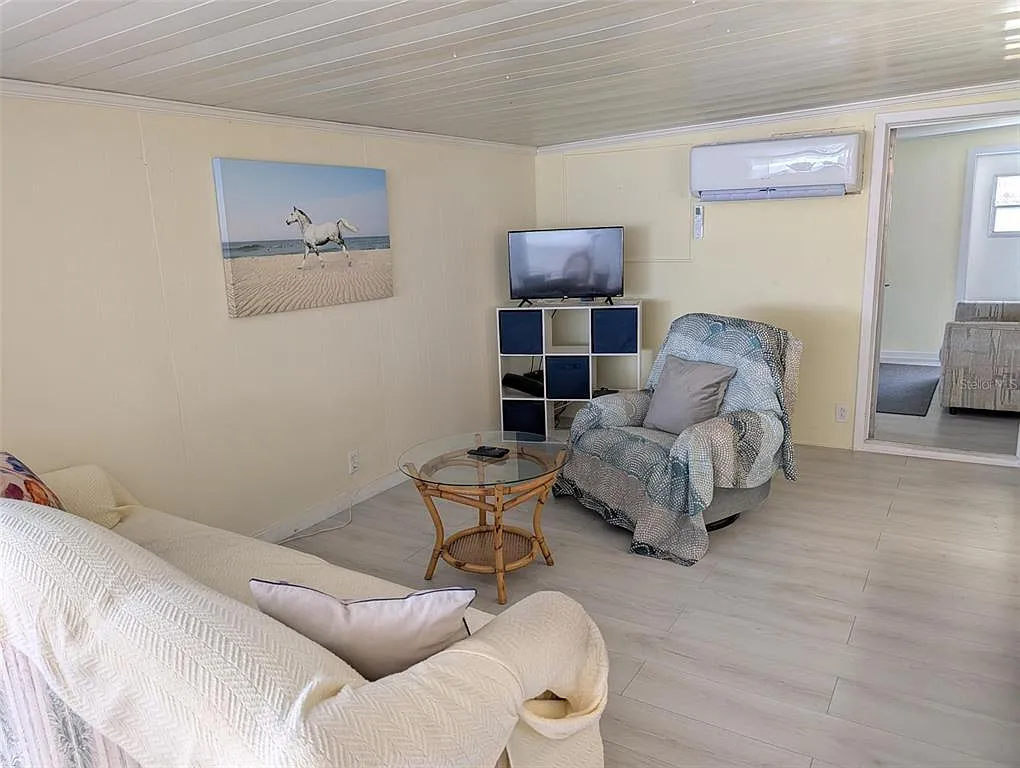 2 bed, 1.5 bath, 450 sqft, $2,200 — Photo 3