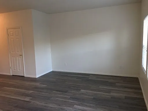 2002 SW Canyon Dr #15 — Photo 4