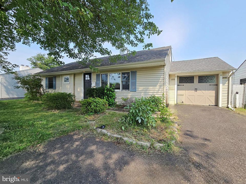 1st image of 224 Guilford Rd