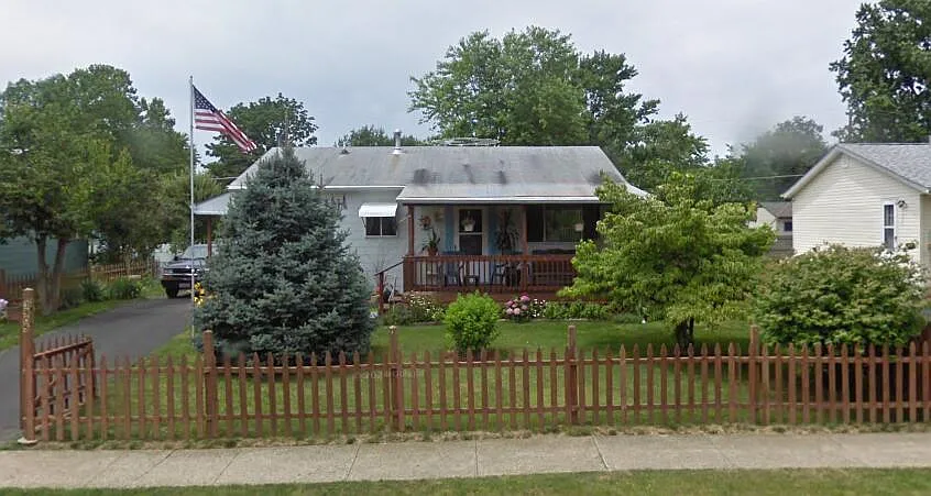 3905 Signal Dr photo 1