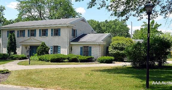 3rd image of 3321 Glencairn Dr