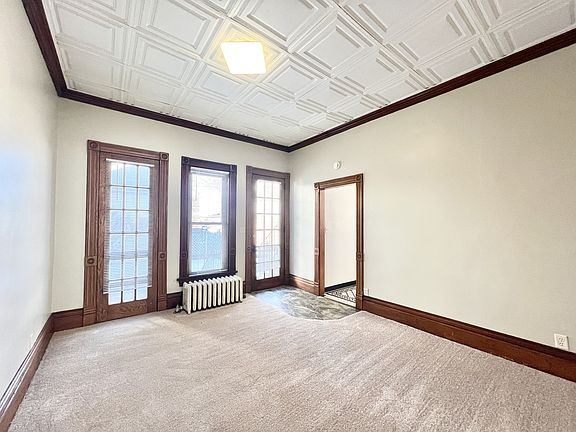 3rd image of 749 Parker Ave