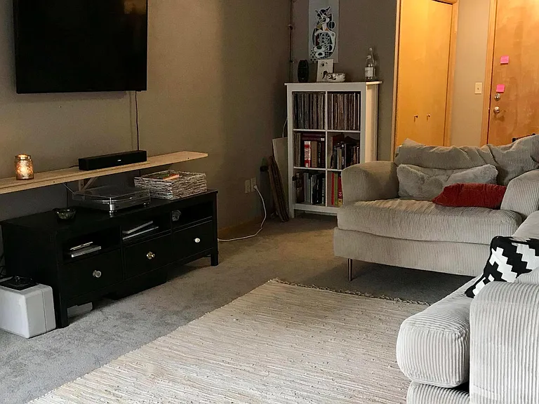 1400 Dakota Ave S #209 — Photo 1