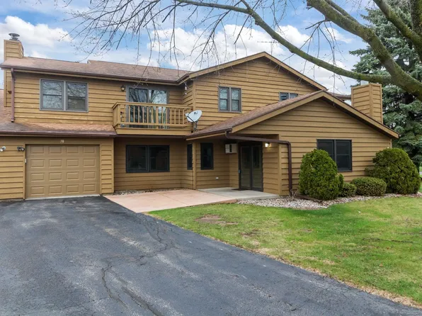 975 Manor Dr APT 78, Neenah, WI 54956