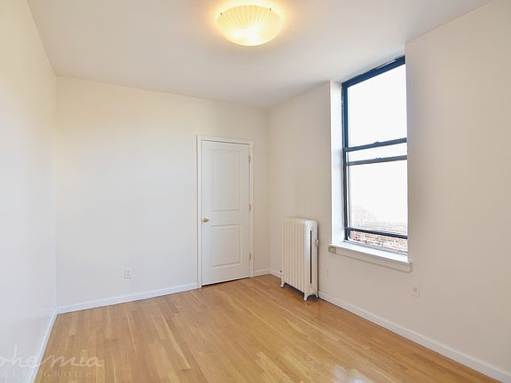 3rd image of 545 Edgecombe Ave APT 5D