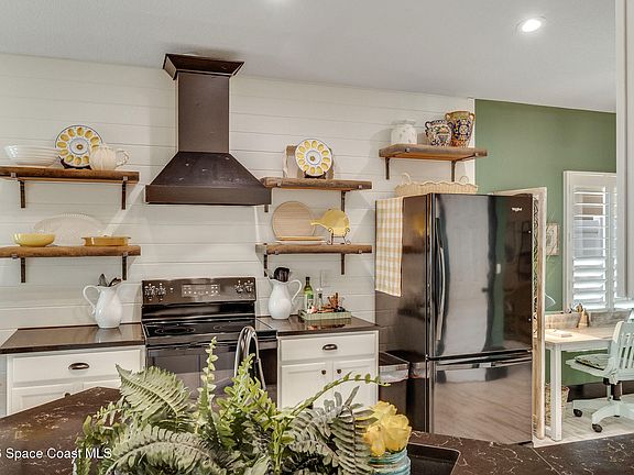 2nd image of 3911 Joslin Way