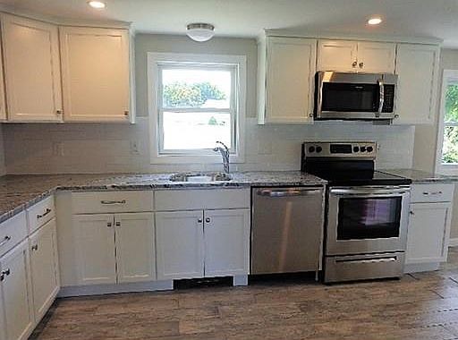 2nd image of 14 Walford Park Dr