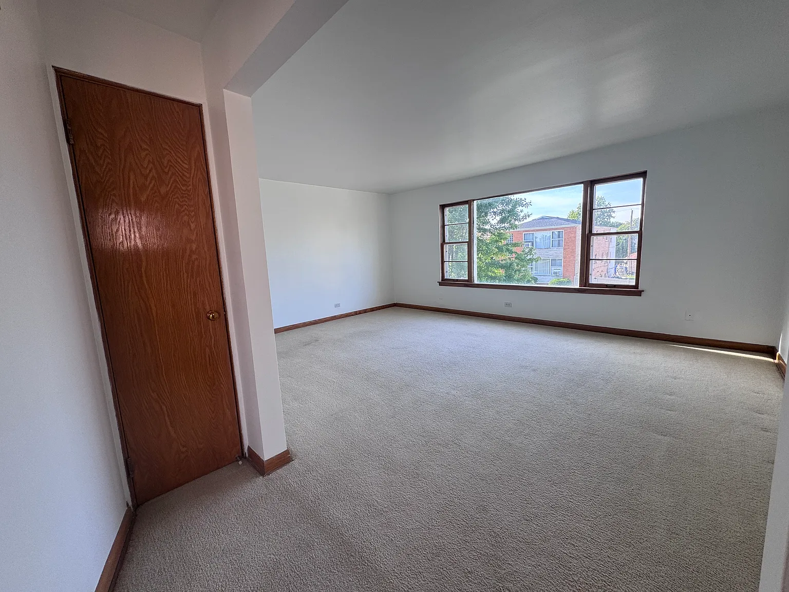 10315 Chaucer St — Photo 3