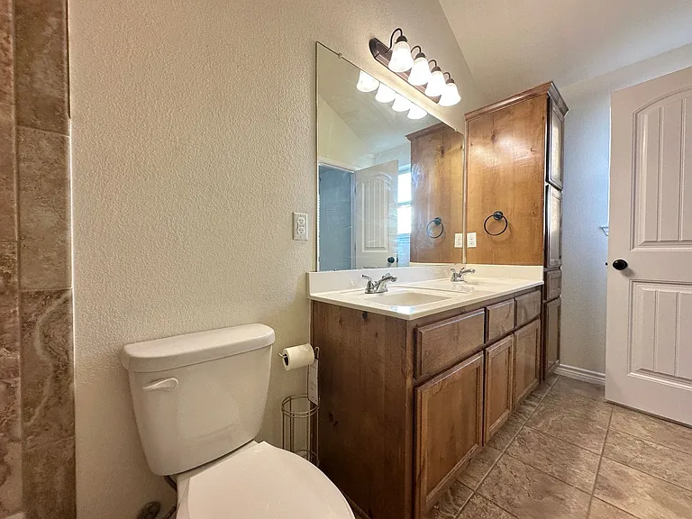 507 Sladecek Dr — Photo 25