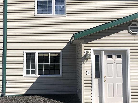2nd image of 1046 Dogwood St