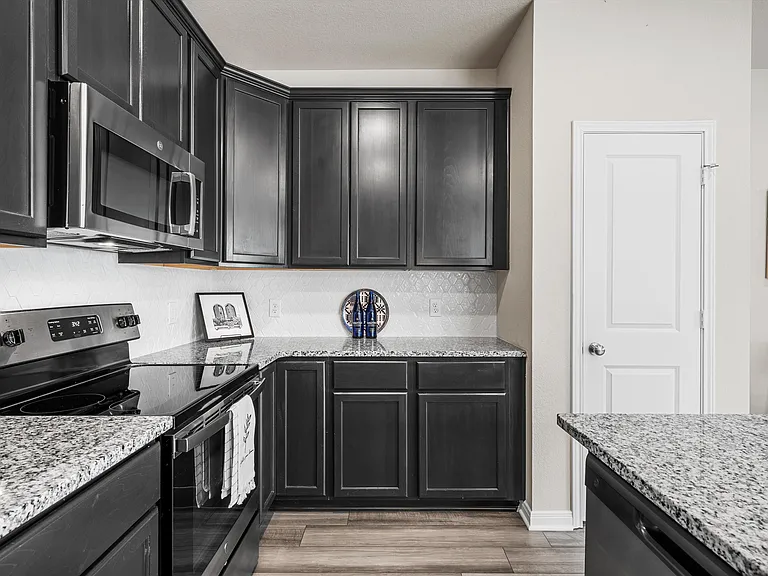 1524 Elise Ave — Photo 9