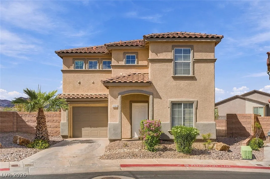 4 bed, 2.5 bath, 1747 sqft, $2,195 — Photo 1