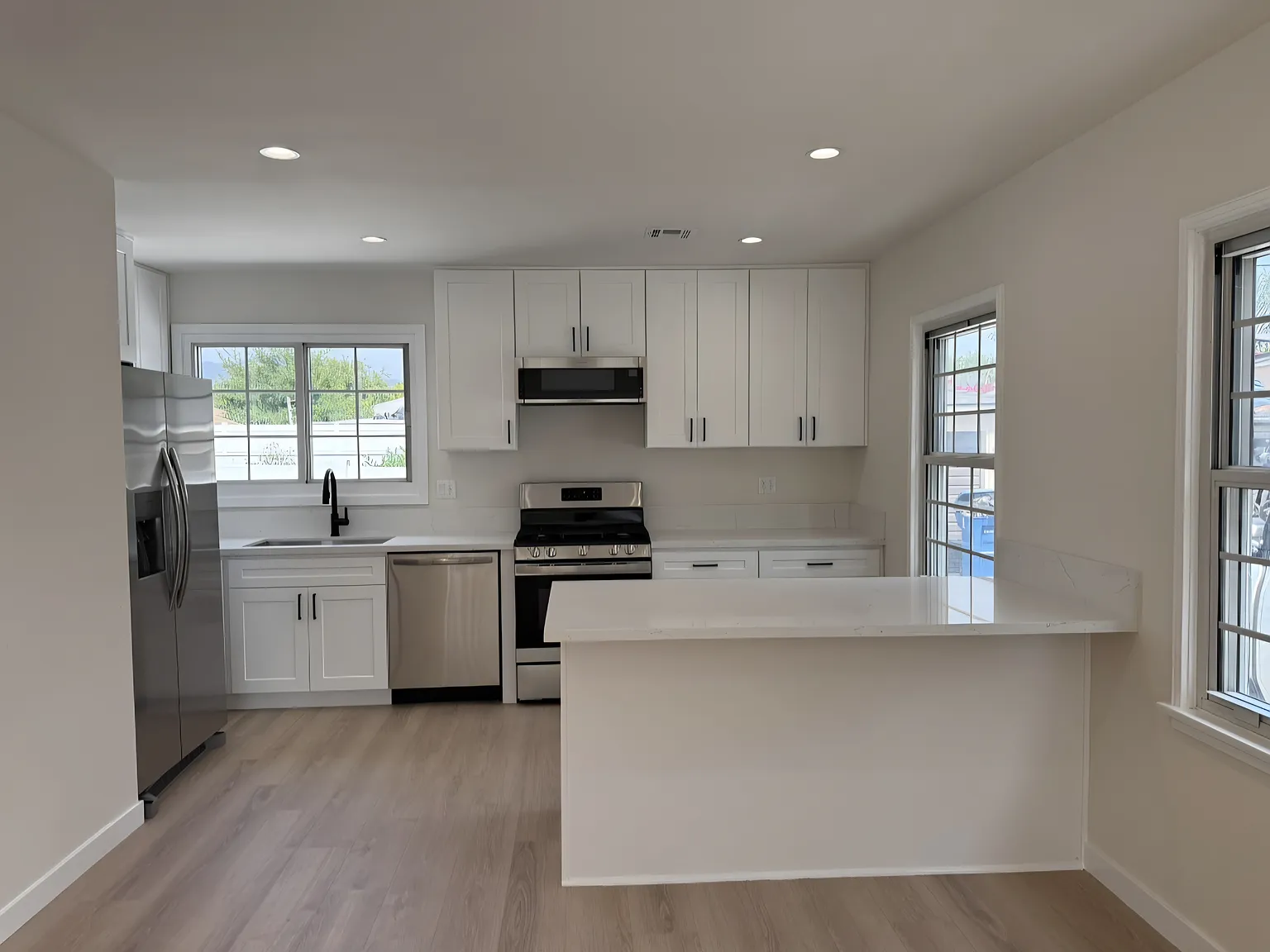 2120 N Dymond St — Photo 4