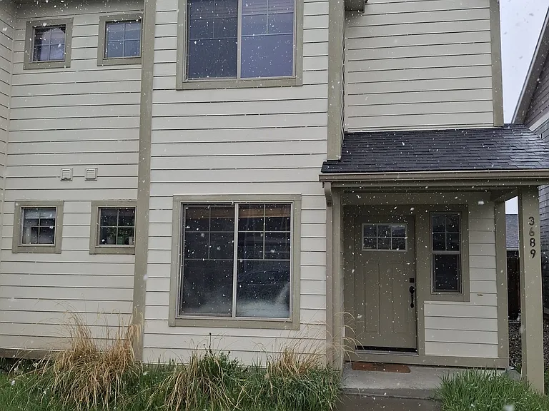 3689 Pipestone St — Photo 1