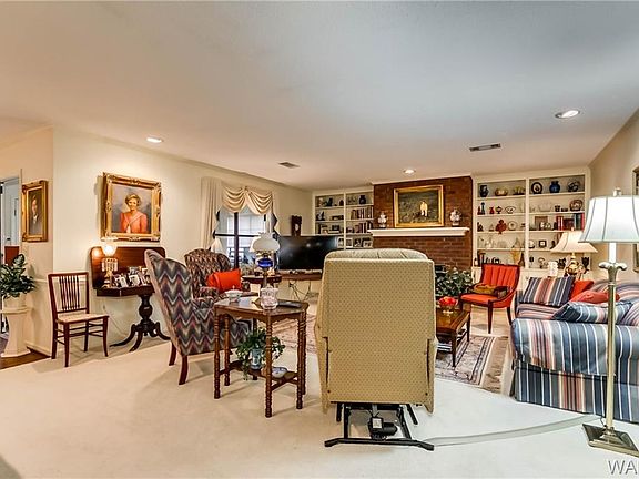 4th image of 1742 Hollow Ln