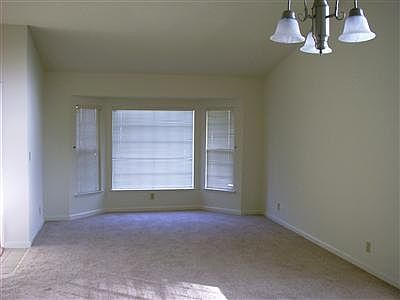 3rd image of 1528 Deerfield Cir