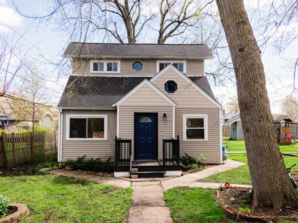 5321 Cleveland Dr, McHenry, IL 60050