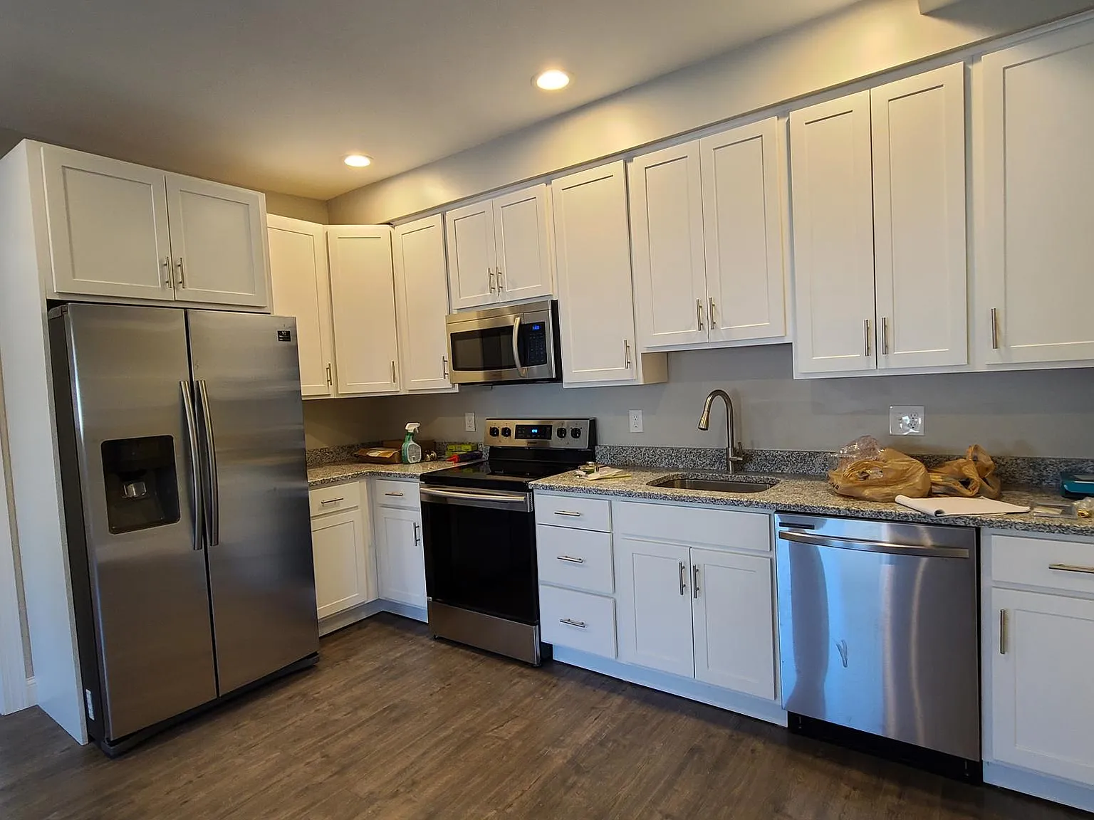 2 bed, 750 sqft, $1,740 — Photo 2