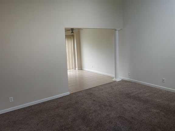 3rd image of 2403 Welworth Ave