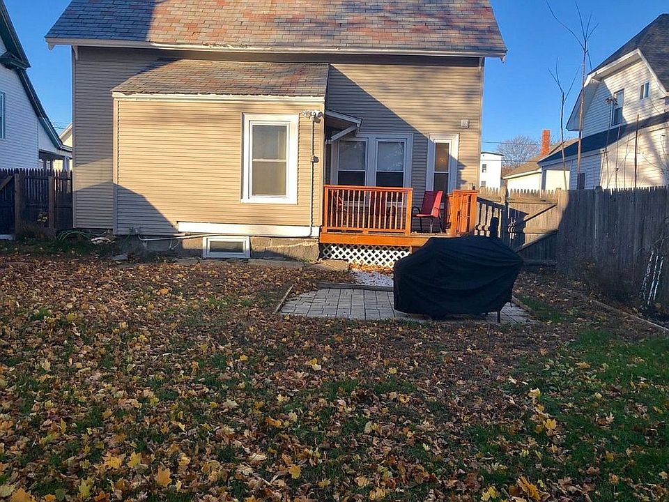 2nd image of 303 Laurel St