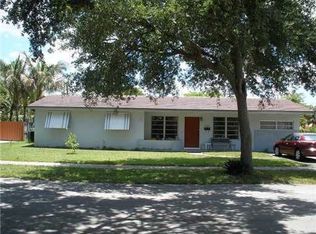 6560 Lake Como Ter, Miami Lakes, FL 33014