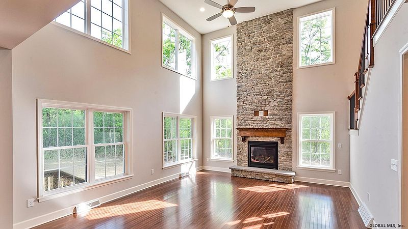5th image of 39 BERGEN Place
