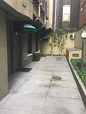 Rented by Metropolis Real Estate of Manhattan | media 3