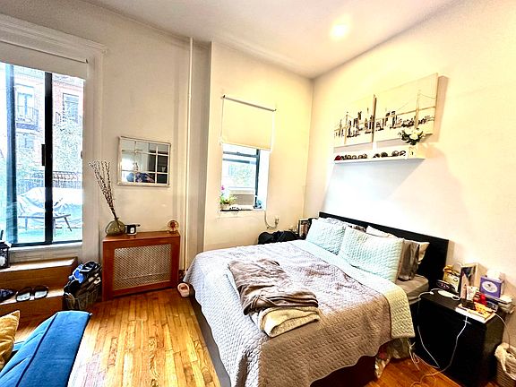 2nd image of 43 W 69th St APT 3B