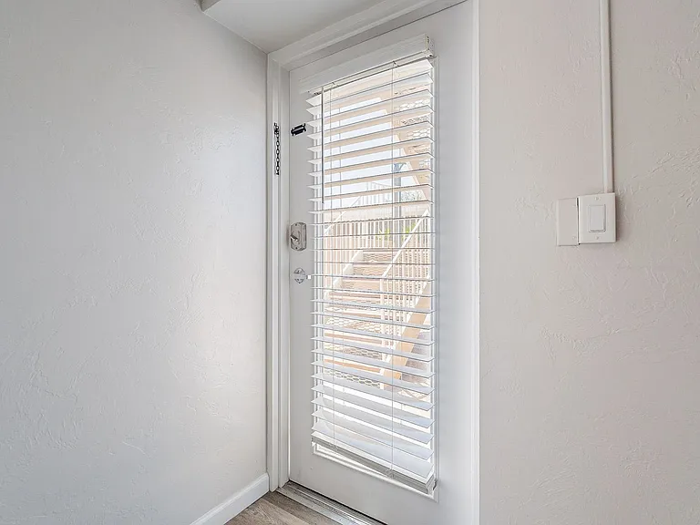 700 N. 7th Ave. ( Main House, A, B, C, D ) — Photo 10