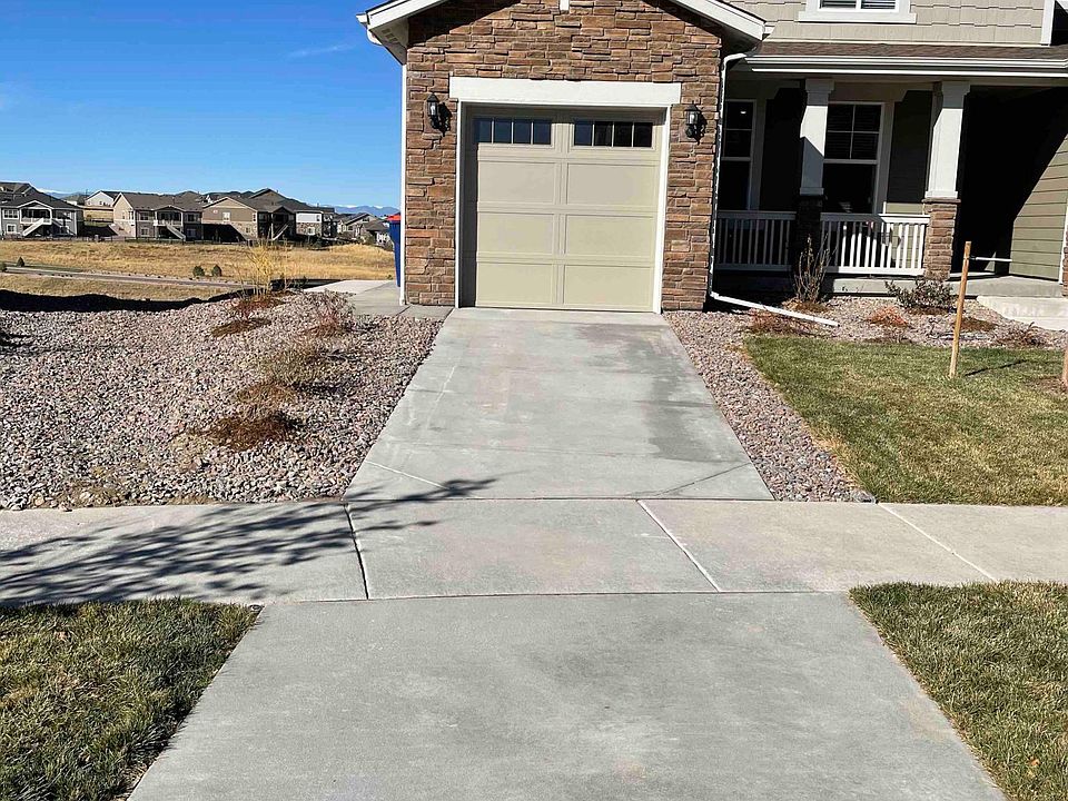 Private driveway with plenty of off street parking