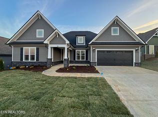 231 Trillium Trl, Lenoir City, TN 37771