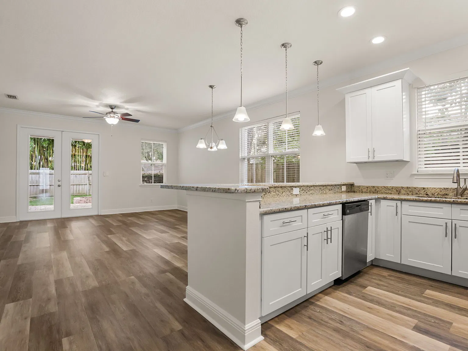 3 bed, 2.5 bath, 1525 sqft, $3,495 — Photo 3