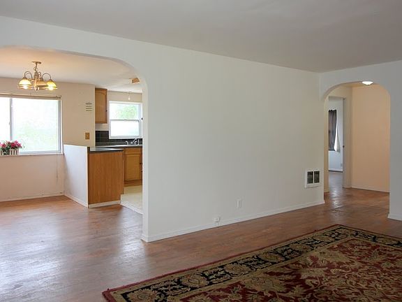 5th image of 1034 Ellinor Ave