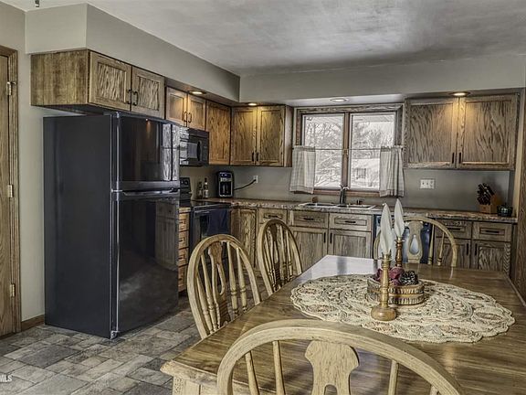 2nd image of 325 N Harrison Cir