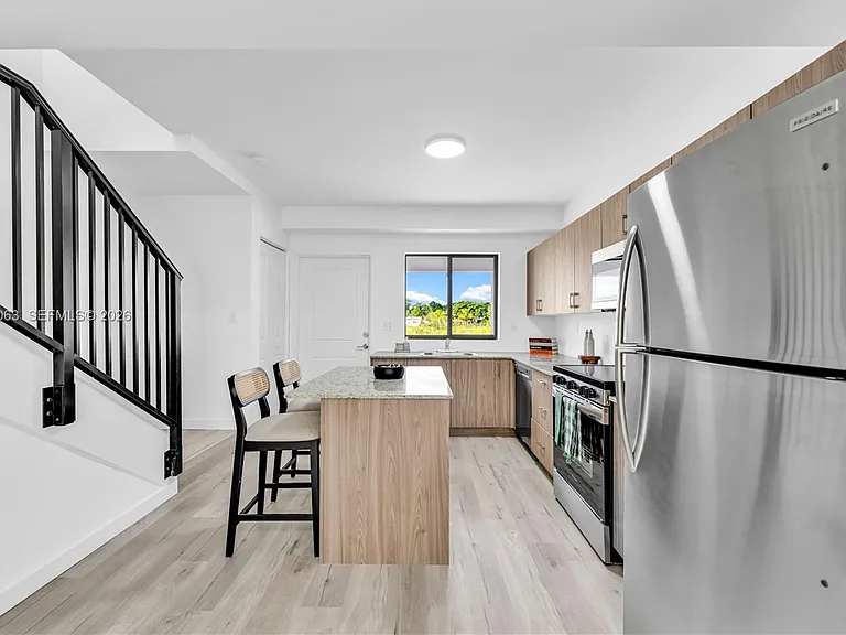 155 NW 160th St #Townhouse 2 — Photo 4