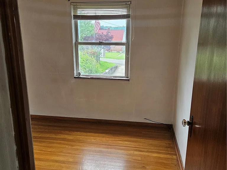 706 Upston St #FRONT — Photo 22