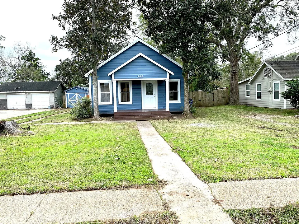 513 E Bernard St