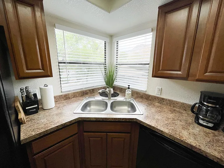 5855 N Kolb Rd — Photo 12